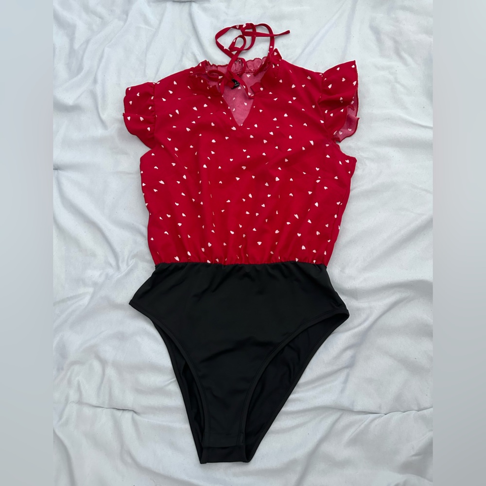 Ruffle sleeve bodysuit